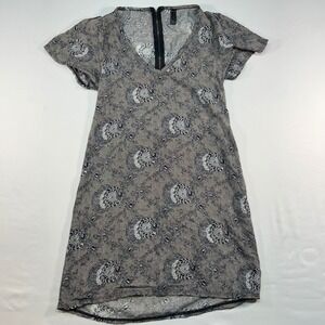 Everly Women Grey Black Floral Lace Print Cutout Back V-Neck Shift Dress D3153 S